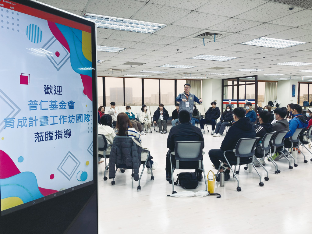 從陌生到熟悉，在破冰活動中，團隊的火花悄然點燃，為學習旅程奠定溫暖基礎。