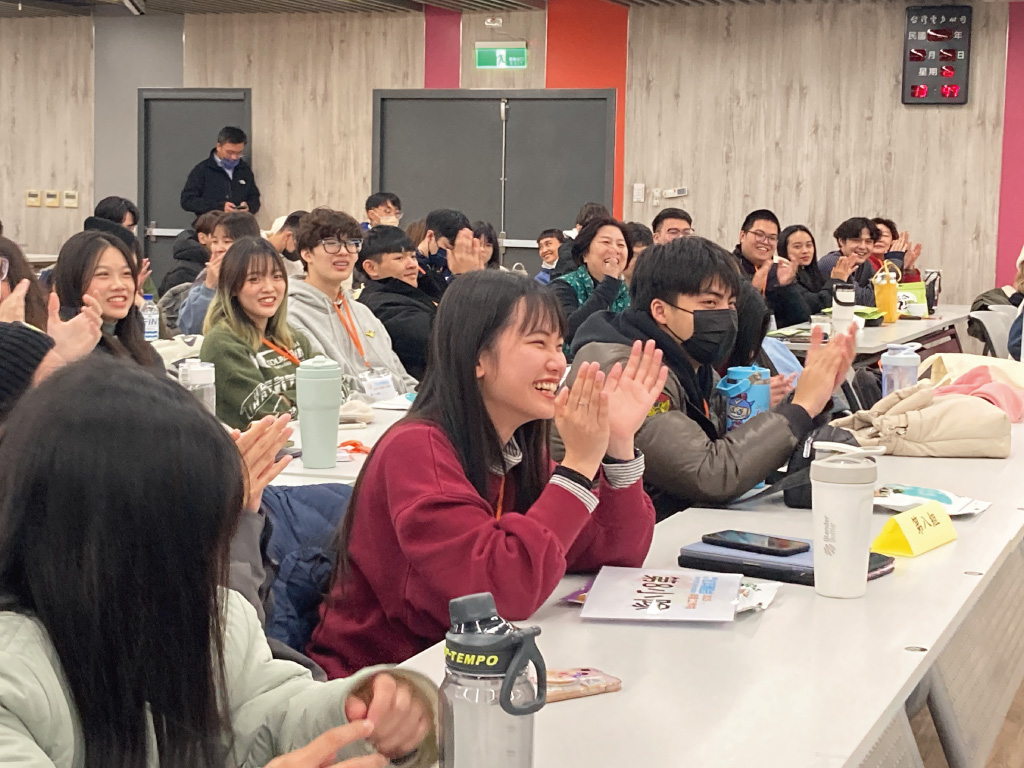 用創意回應世界，用行動描繪改變，小太陽們自信登台，展現滿滿社會關懷與行動力。
